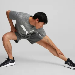 Puma Men's Favourite Heather Cat Training T-Shirt Black Heather -Sportswear Shop 522352 01 mod03